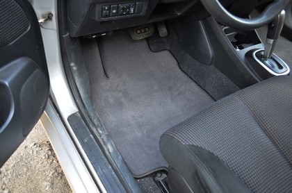 Ворсовые коврики на Nissan Tiida (C11) 2004 - 2014 в Омске