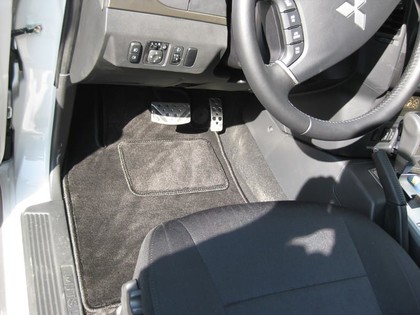 Коврики на Mitsubishi Pajero IV 2006 - 2021 в Омске