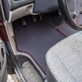 Коврики на Mitsubishi Space Gear 1994 - 2007 в Омске