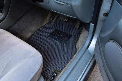 Коврики на Mitsubishi Diamante II 1995 - 2005 в Омске