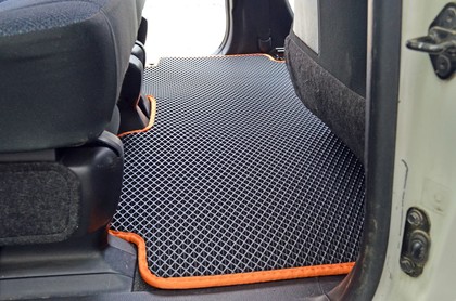 Коврики на Toyota Sienta II 2015 - 2022 в Омске