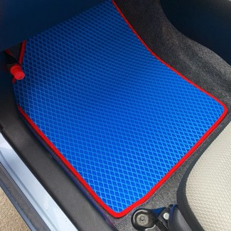 Коврики на Toyota Vitz III 2010 - 2020 в Омске