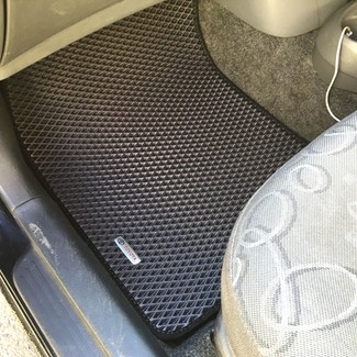 Ворсовые коврики на Toyota Vitz I 1998 - 2005 в Омске