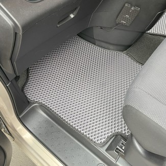 Коврики на Nissan Serena (C26) 2010 - 2016 в Омске
