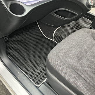 Коврики на Toyota Sienta II 2015 - 2022 в Омске