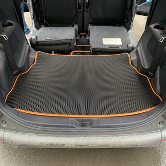 Коврики на Toyota Sienta II 2015 - 2022 в Омске