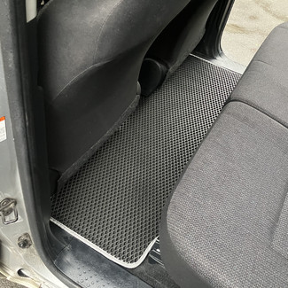 Коврики на Toyota Sienta II 2015 - 2022 в Омске
