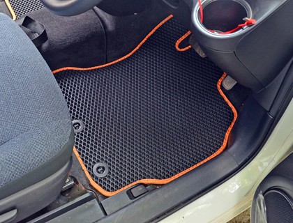 Коврики на Toyota Sienta II 2015 - 2022 в Омске