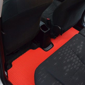Коврики на Subaru Trezia 2010 - 2016 в Омске